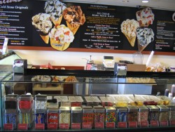 Cold Stone Creamery Ice Cream Parlor Interior 2